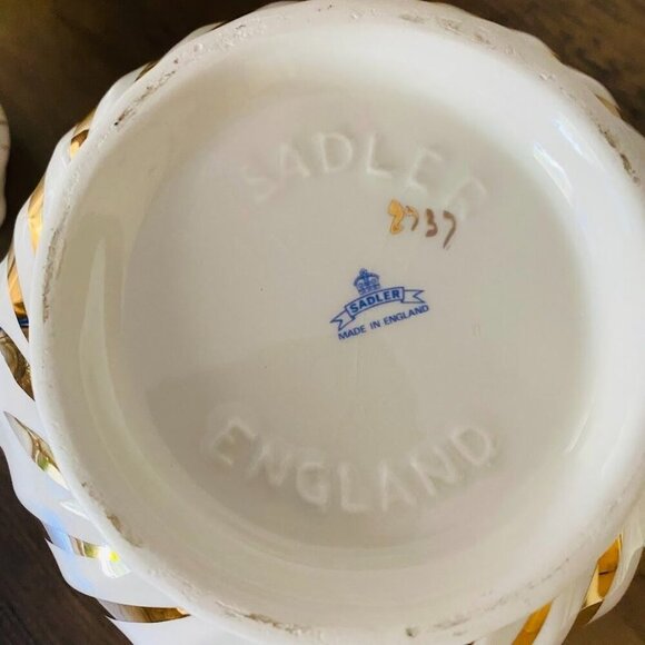 Vintage Sadler Porcelain Teapot Cream and Gold Swirl 1940s - Picture 6 of 10